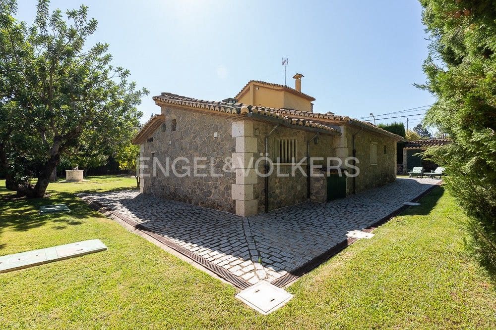 4 chambre Villa/Maison à vendre à L'Eliana avec piscine garage - 750 000 € (Ref: 8239245)