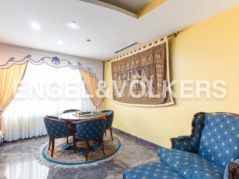 5 bedroom Villa for sale in Aldaia with garage - € 890,000 (Ref: 8239266)