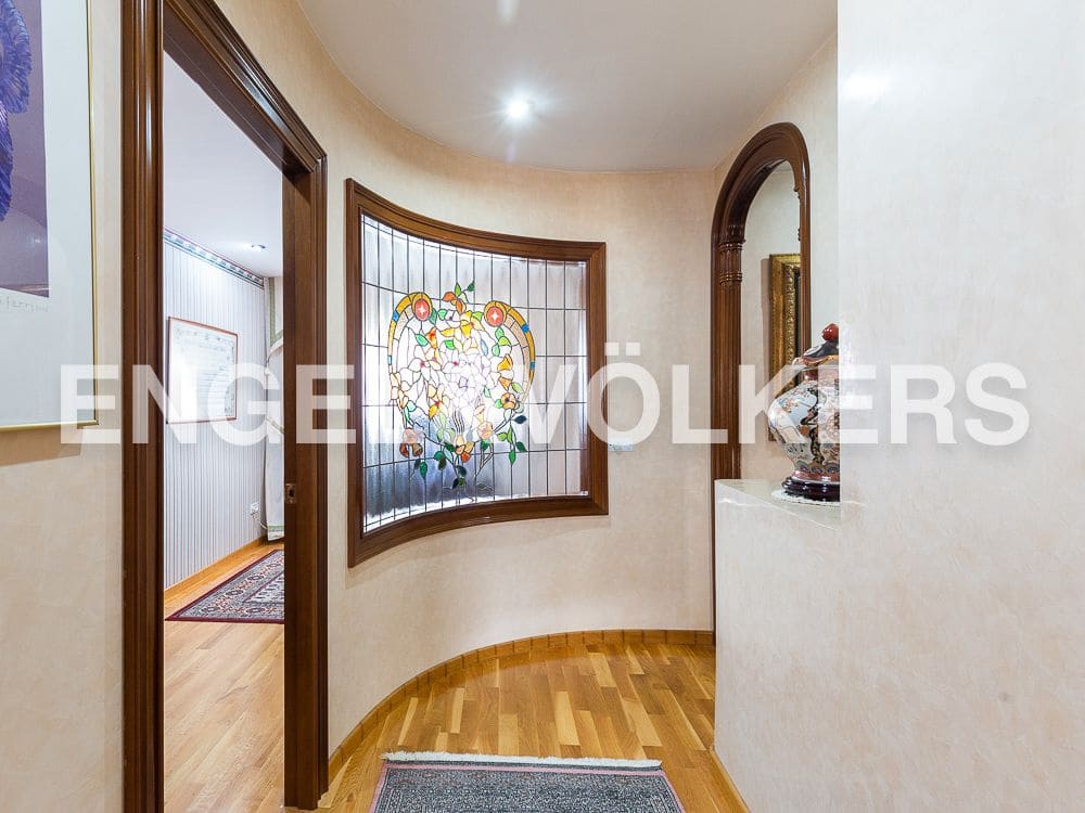 5 bedroom Villa for sale in Aldaia with garage - € 890,000 (Ref: 8239266)