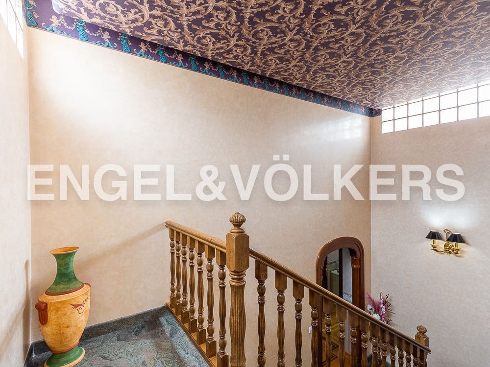 5 bedroom Villa for sale in Aldaia with garage - € 890,000 (Ref: 8239266)