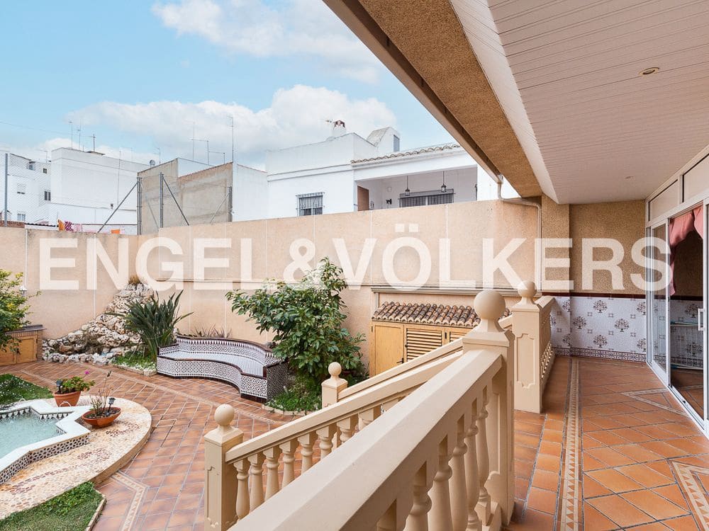 5 bedroom Villa for sale in Aldaia with garage - € 890,000 (Ref: 8239266)