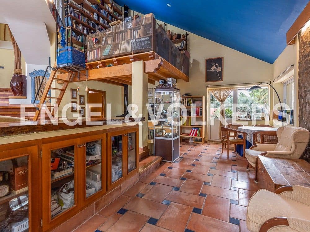 4 bedroom Finca/Country House for sale in Castello de la Plana with pool garage - € 625,000 (Ref: 8239275)