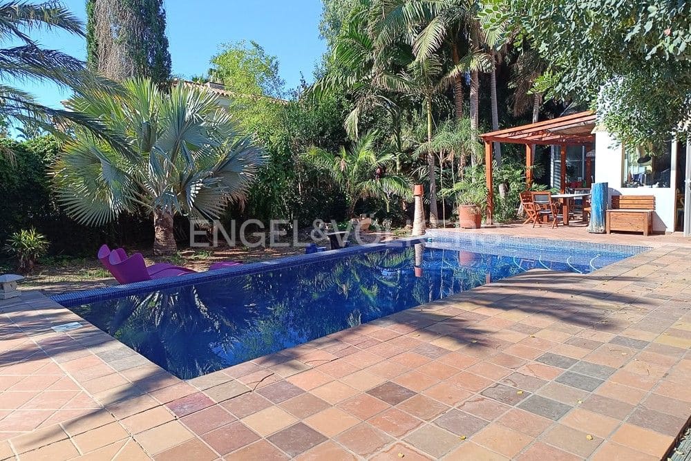 4 bedroom Finca/Country House for sale in Castello de la Plana with pool garage - € 625,000 (Ref: 8239275)