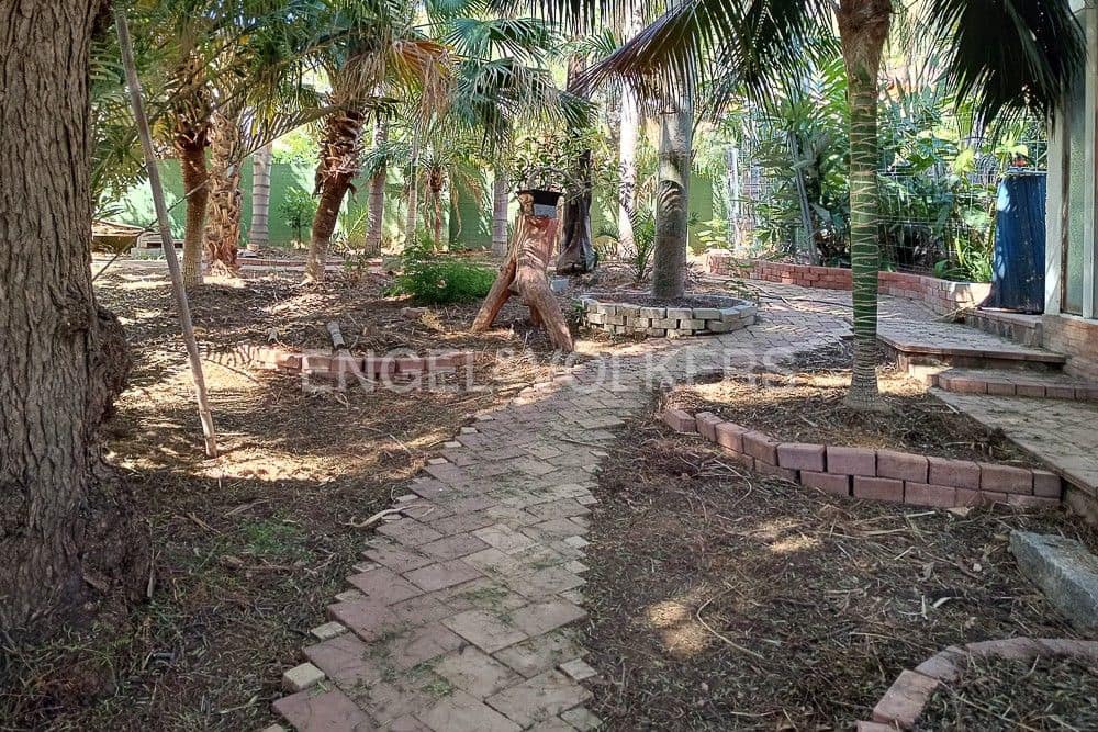 4 bedroom Finca/Country House for sale in Castello de la Plana with pool garage - € 625,000 (Ref: 8239275)
