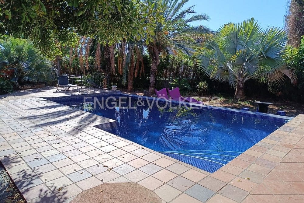 4 bedroom Finca/Country House for sale in Castello de la Plana with pool garage - € 625,000 (Ref: 8239275)