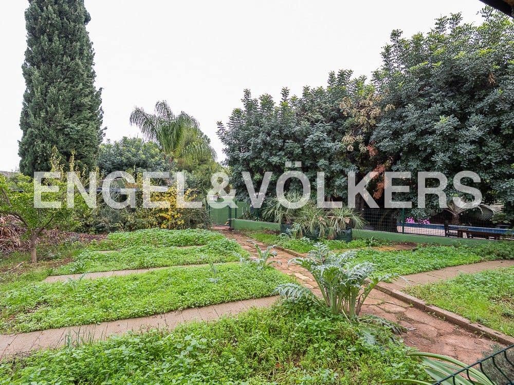 4 bedroom Finca/Country House for sale in Castello de la Plana with pool garage - € 625,000 (Ref: 8239275)