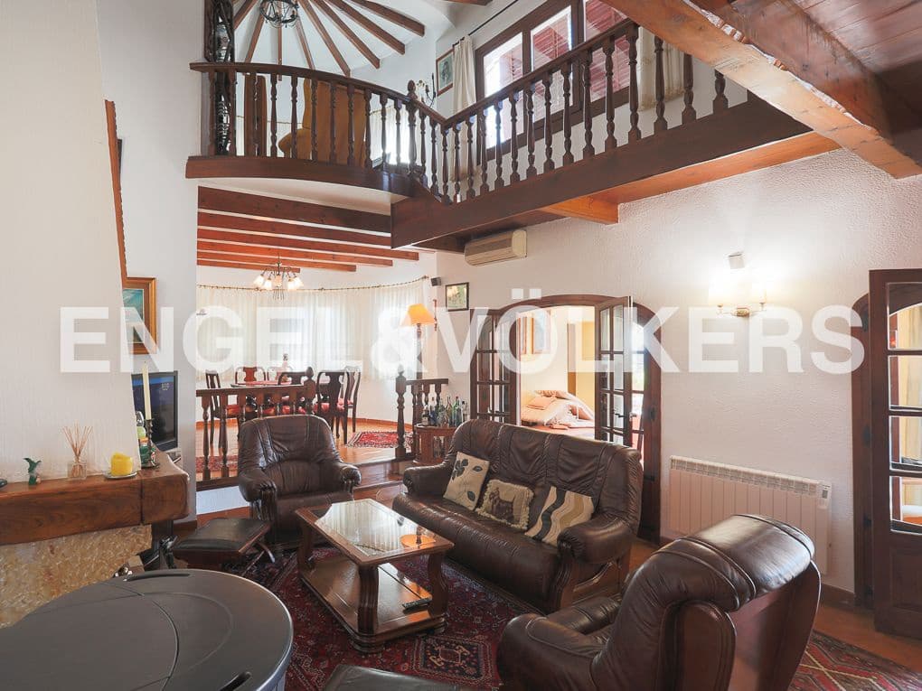 5 bedroom Villa for sale in Beniarjo with pool garage - € 699,000 (Ref: 8239276)