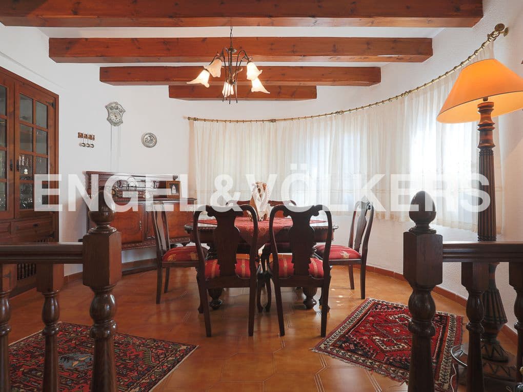 5 bedroom Villa for sale in Beniarjo with pool garage - € 699,000 (Ref: 8239276)