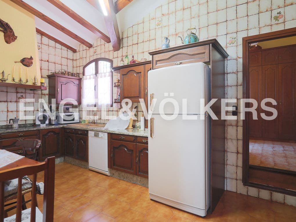 5 bedroom Villa for sale in Beniarjo with pool garage - € 699,000 (Ref: 8239276)