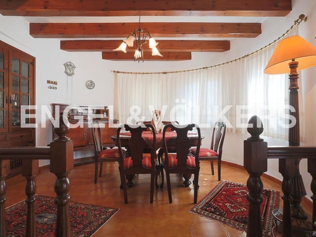 5 bedroom Villa for sale in Beniarjó with pool garage - € 699,000 (Ref: 8239276)