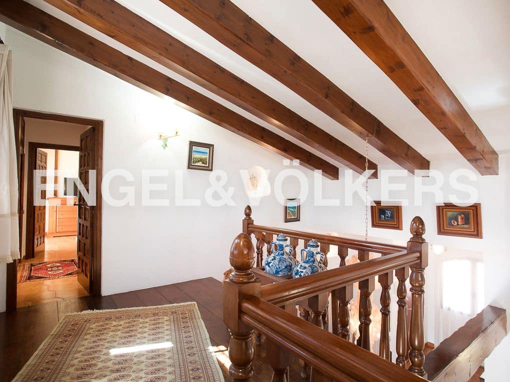 5 bedroom Villa for sale in Beniarjo with pool garage - € 699,000 (Ref: 8239276)