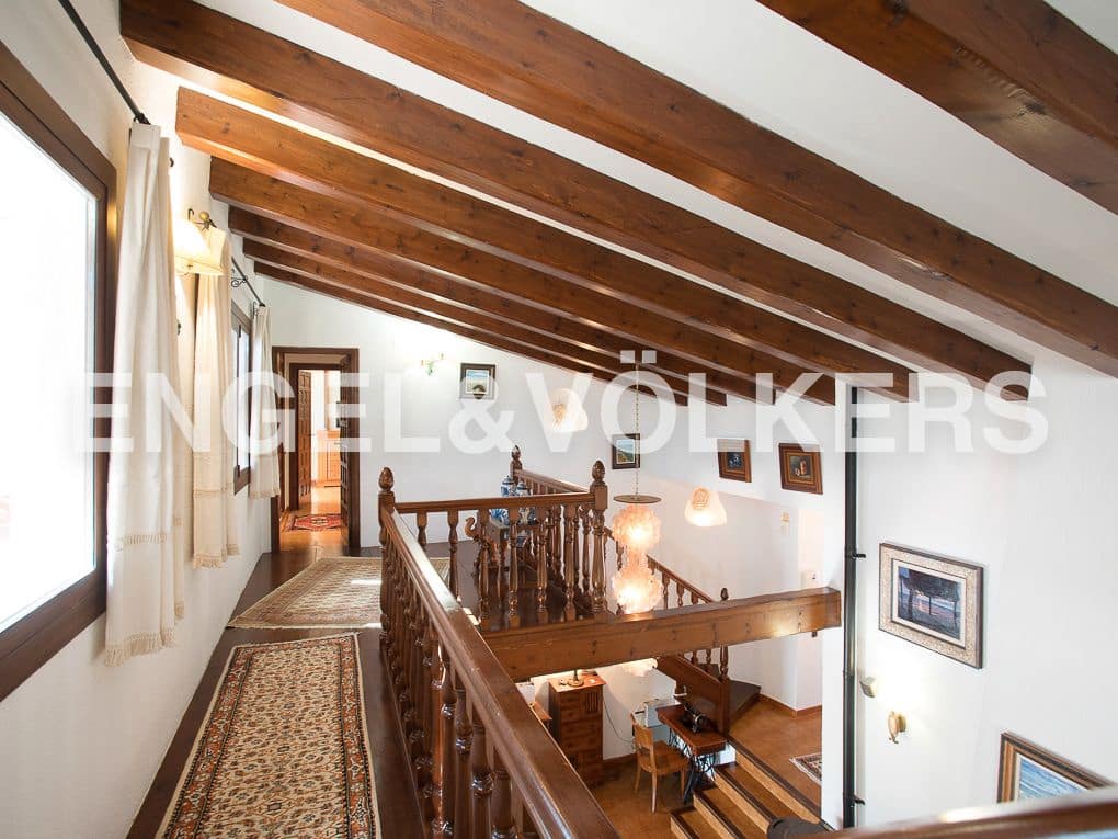 5 bedroom Villa for sale in Beniarjo with pool garage - € 699,000 (Ref: 8239276)