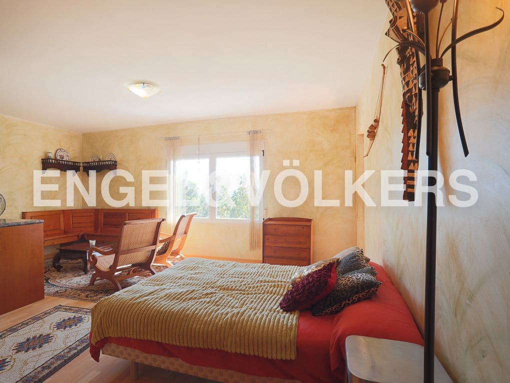 5 bedroom Villa for sale in Beniarjo with pool garage - € 699,000 (Ref: 8239276)