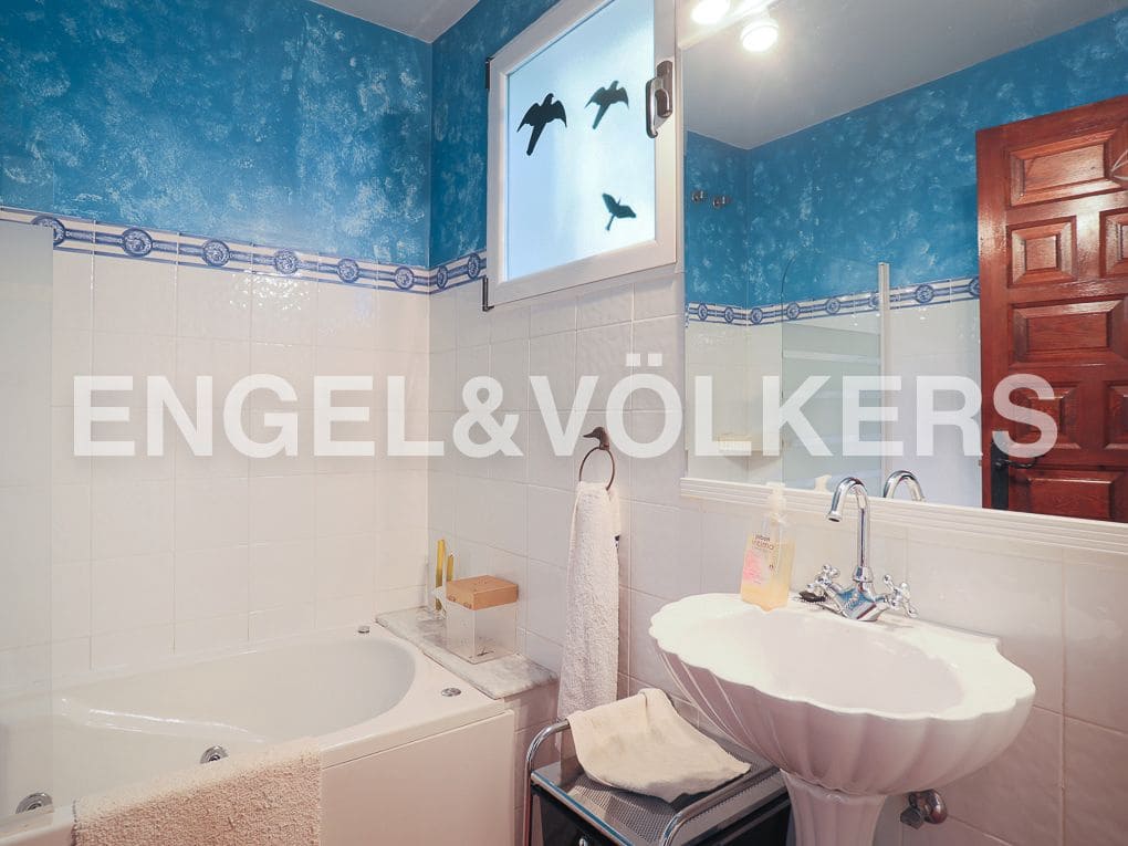 5 bedroom Villa for sale in Beniarjo with pool garage - € 699,000 (Ref: 8239276)