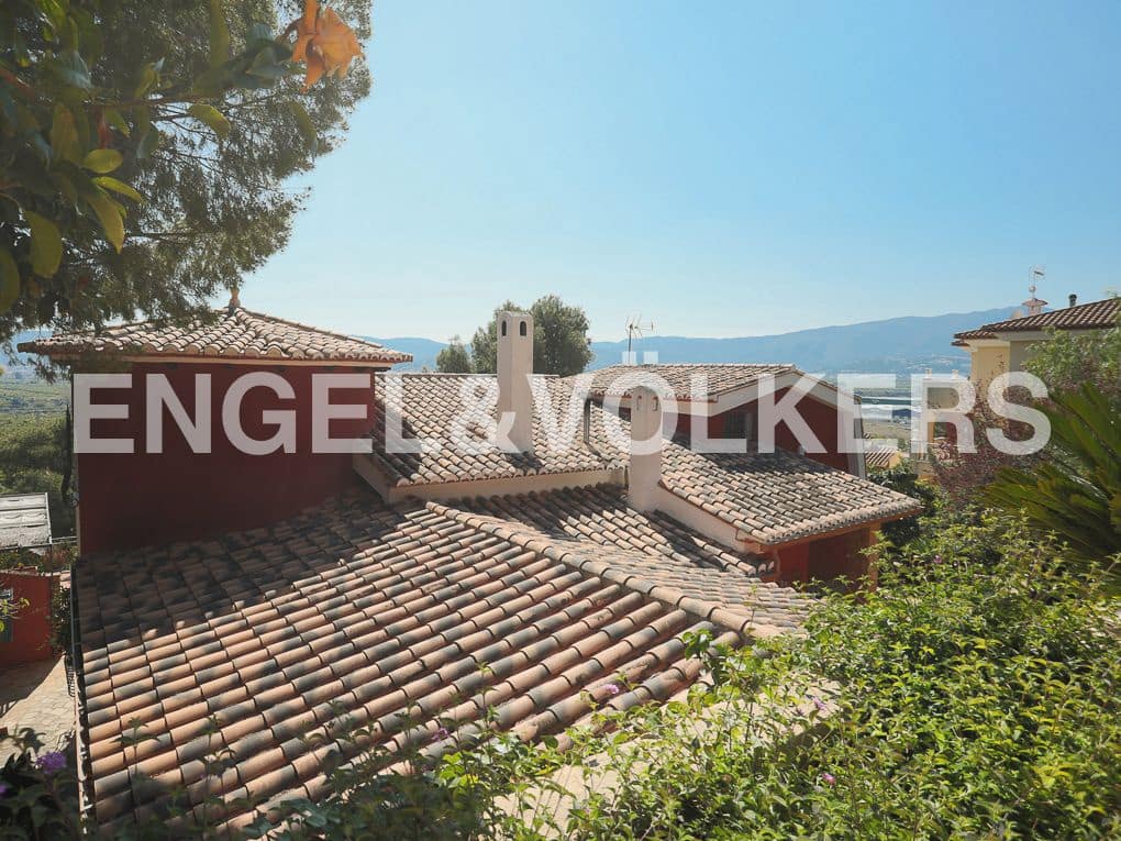5 bedroom Villa for sale in Beniarjo with pool garage - € 699,000 (Ref: 8239276)