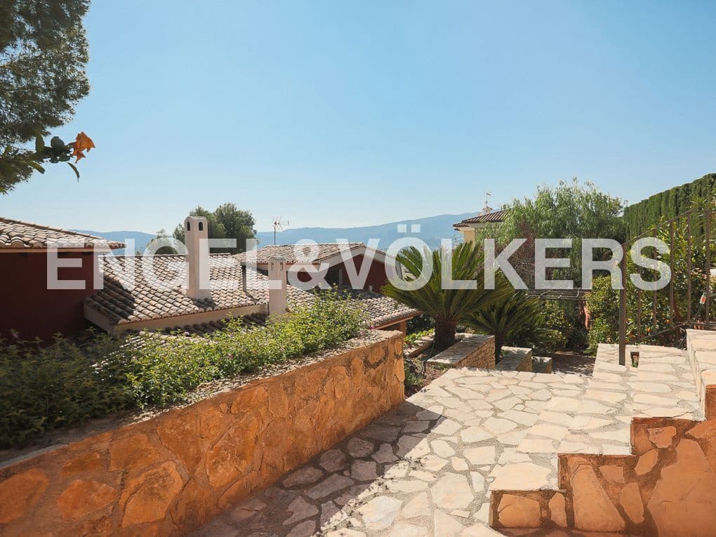 5 bedroom Villa for sale in Beniarjo with pool garage - € 699,000 (Ref: 8239276)