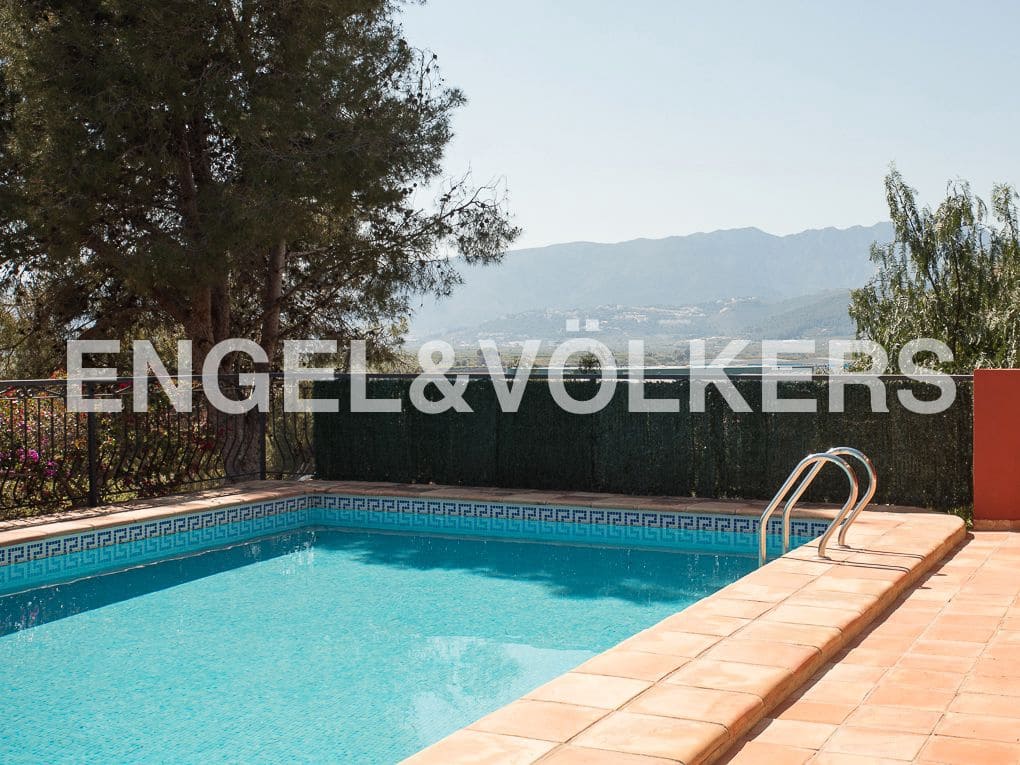 5 bedroom Villa for sale in Beniarjo with pool garage - € 699,000 (Ref: 8239276)
