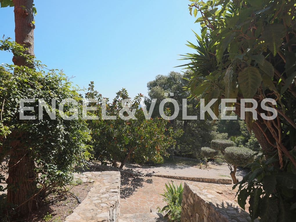 5 bedroom Villa for sale in Beniarjo with pool garage - € 699,000 (Ref: 8239276)