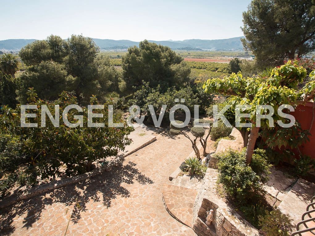 5 bedroom Villa for sale in Beniarjo with pool garage - € 699,000 (Ref: 8239276)