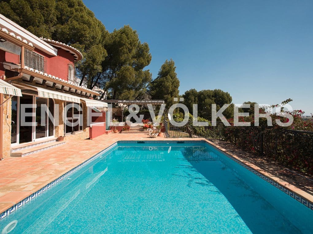 5 bedroom Villa for sale in Beniarjo with pool garage - € 699,000 (Ref: 8239276)