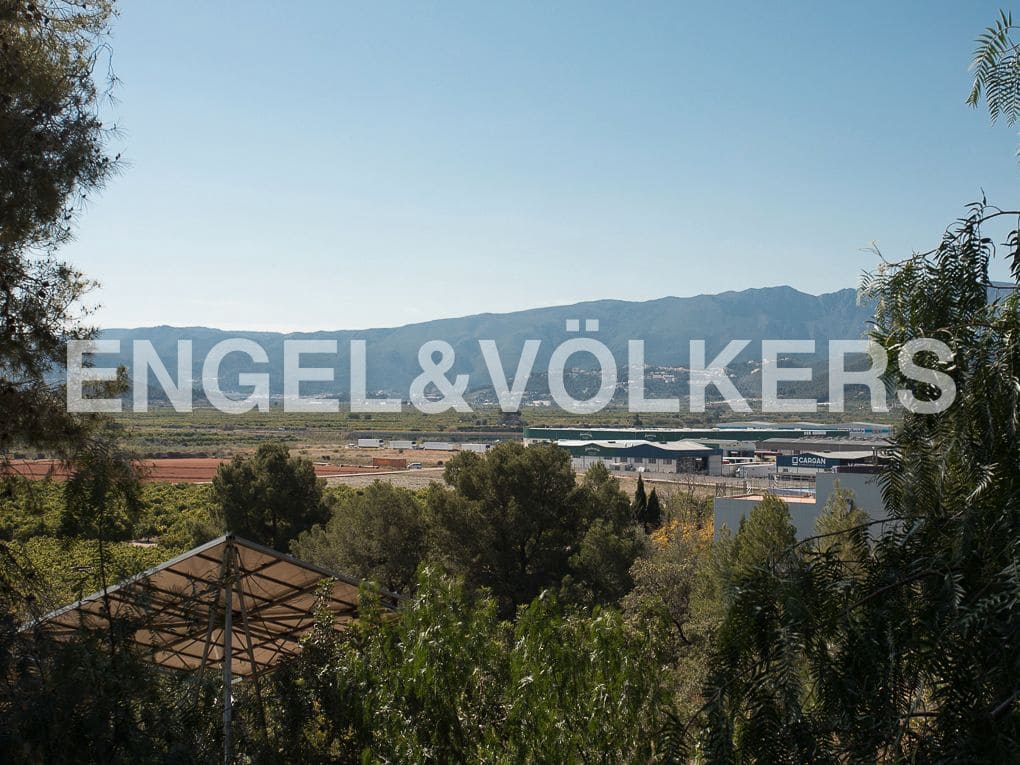 5 bedroom Villa for sale in Beniarjo with pool garage - € 699,000 (Ref: 8239276)