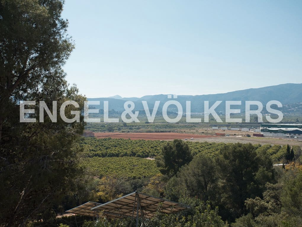 5 bedroom Villa for sale in Beniarjo with pool garage - € 699,000 (Ref: 8239276)