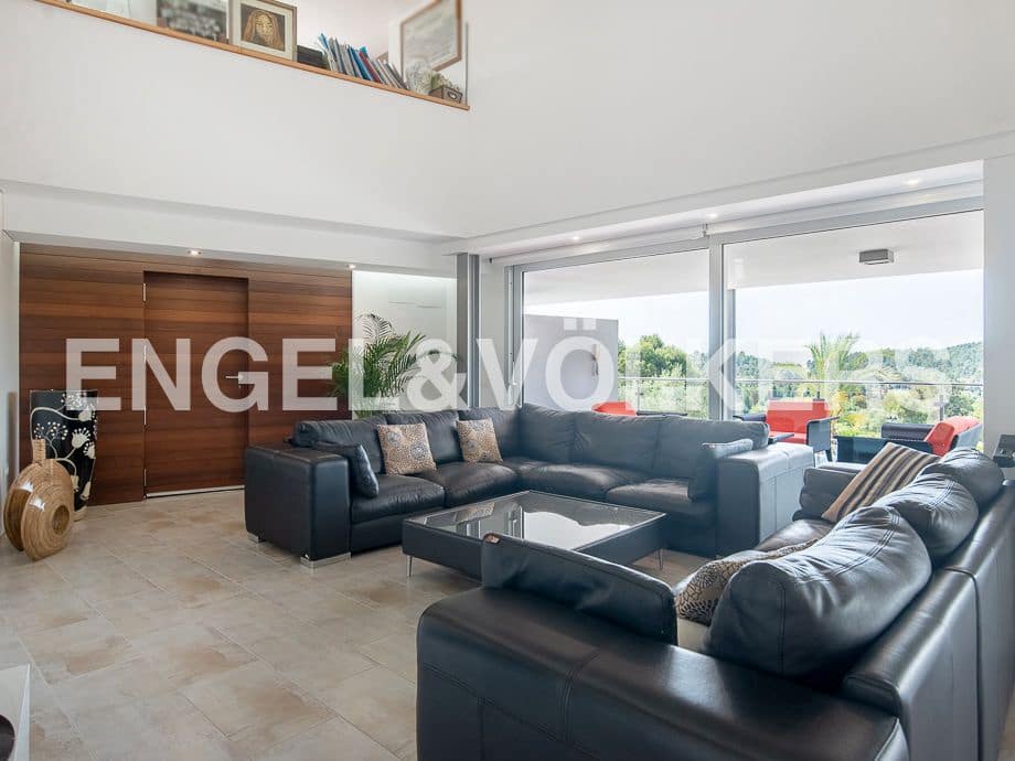 6 bedroom Villa for sale in Borriol with pool garage - € 2,200,000 (Ref: 8239282)