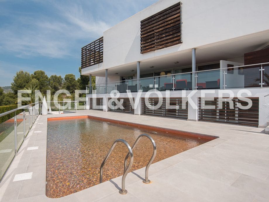 6 bedroom Villa for sale in Borriol with pool garage - € 2,200,000 (Ref: 8239282)