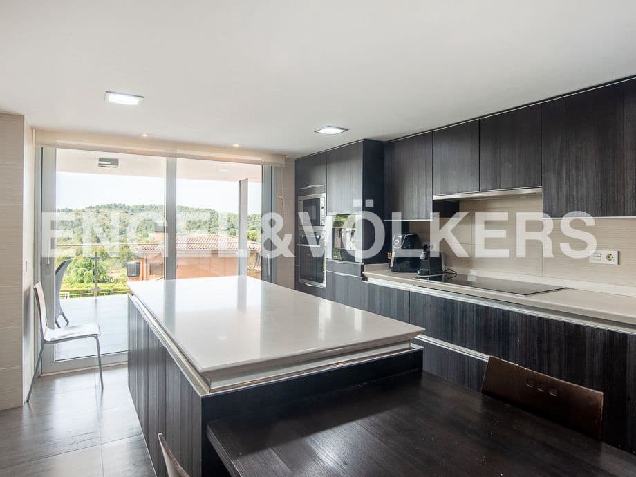 6 bedroom Villa for sale in Borriol with pool garage - € 2,200,000 (Ref: 8239282)