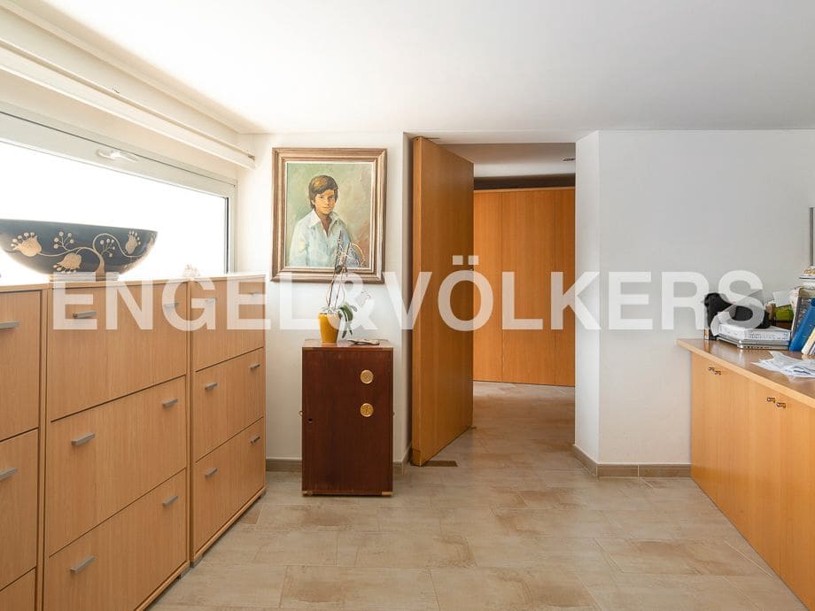 6 bedroom Villa for sale in Borriol with pool garage - € 2,200,000 (Ref: 8239282)
