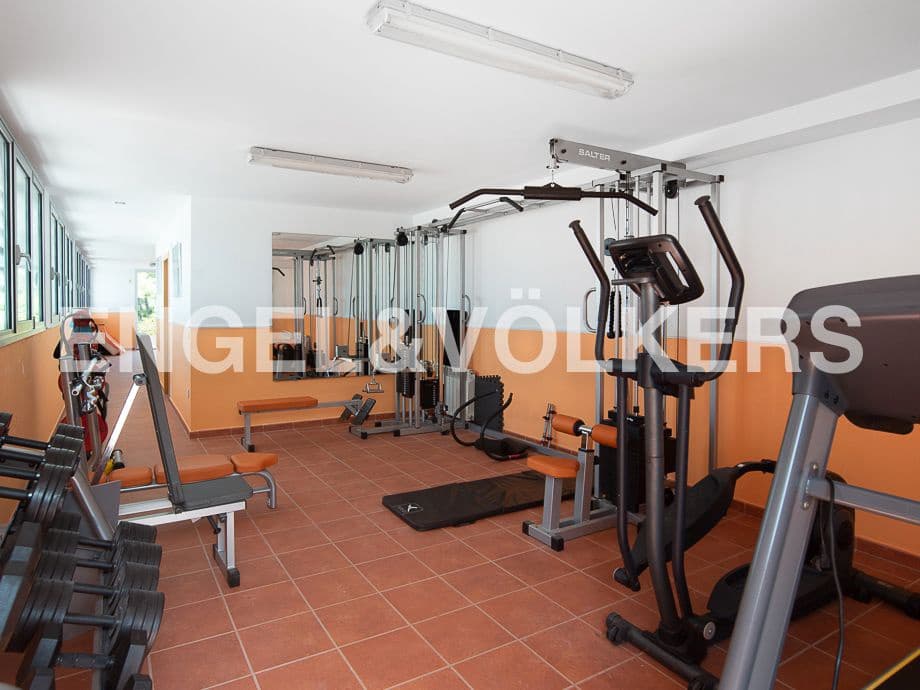 6 bedroom Villa for sale in Borriol with pool garage - € 2,200,000 (Ref: 8239282)