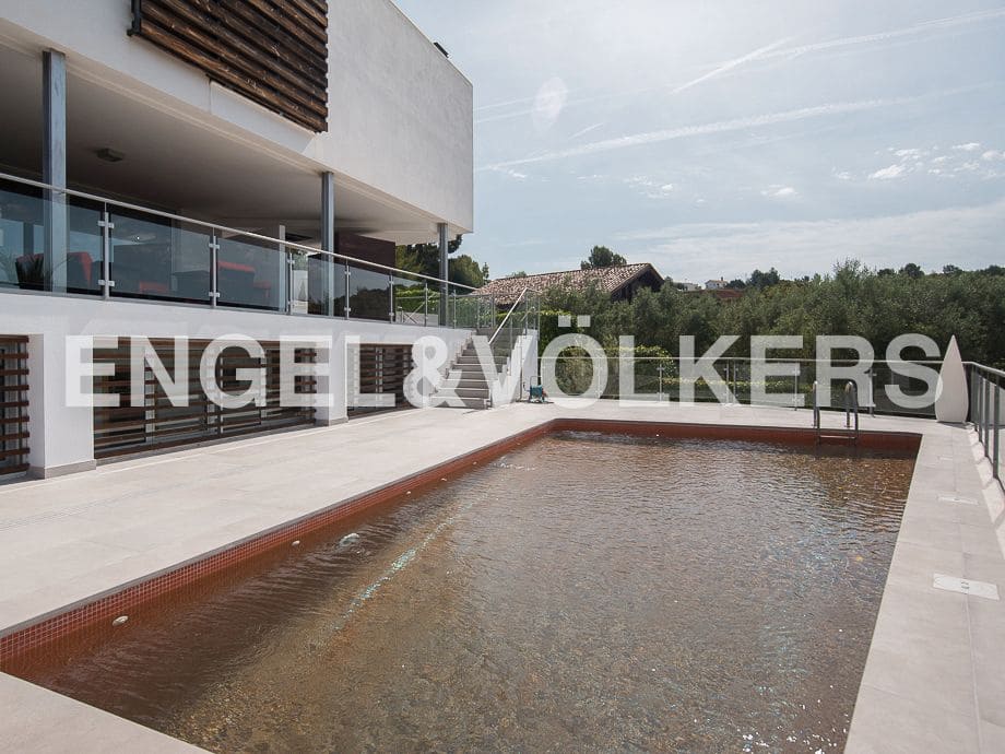 6 bedroom Villa for sale in Borriol with pool garage - € 2,200,000 (Ref: 8239282)