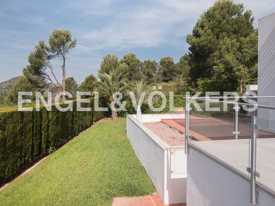 6 bedroom Villa for sale in Borriol with pool garage - € 2,200,000 (Ref: 8239282)