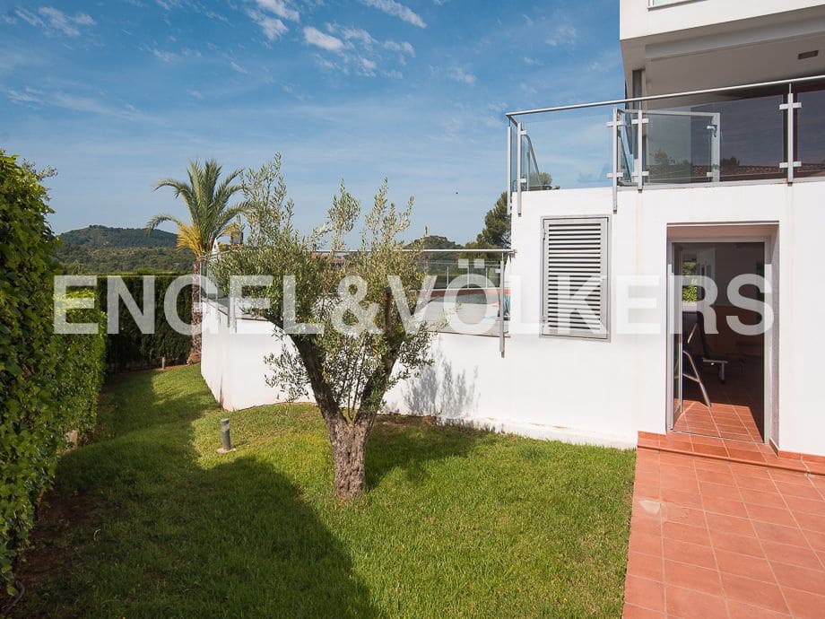 6 bedroom Villa for sale in Borriol with pool garage - € 2,200,000 (Ref: 8239282)