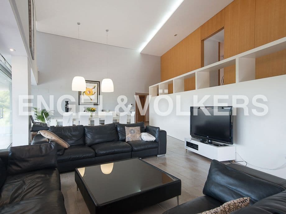6 bedroom Villa for sale in Borriol with pool garage - € 2,200,000 (Ref: 8239282)