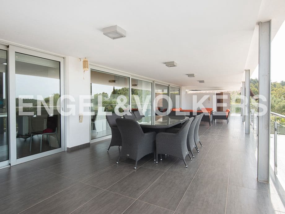 6 bedroom Villa for sale in Borriol with pool garage - € 2,200,000 (Ref: 8239282)