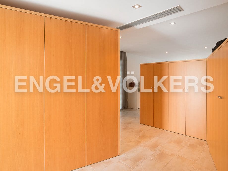 6 bedroom Villa for sale in Borriol with pool garage - € 2,200,000 (Ref: 8239282)