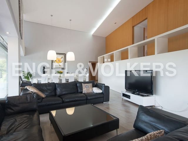 6 bedroom Villa for sale in Borriol with pool garage - € 2,200,000 (Ref: 8239282)