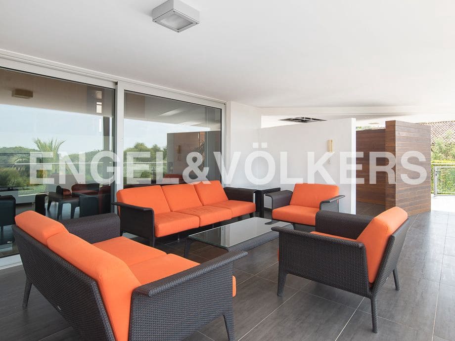 6 bedroom Villa for sale in Borriol with pool garage - € 2,200,000 (Ref: 8239282)