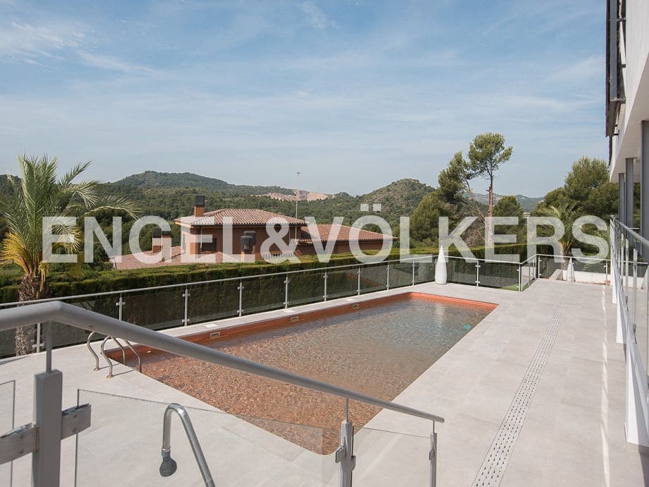 6 bedroom Villa for sale in Borriol with pool garage - € 2,200,000 (Ref: 8239282)