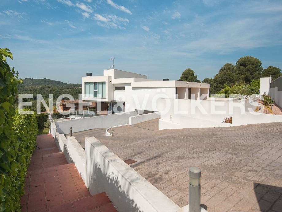 6 bedroom Villa for sale in Borriol with pool garage - € 2,200,000 (Ref: 8239282)