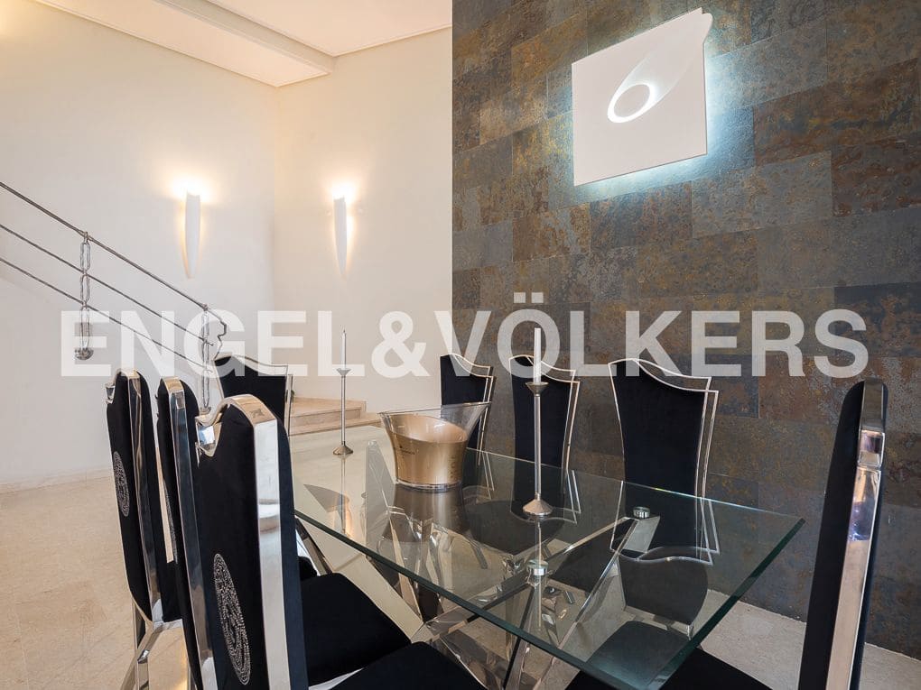 4 Zimmer Villa zu verkaufen in Gilet mit Pool Garage - 790.000 € (Ref: 8239283)