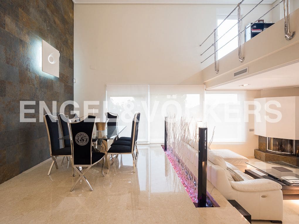 4 Zimmer Villa zu verkaufen in Gilet mit Pool Garage - 790.000 € (Ref: 8239283)