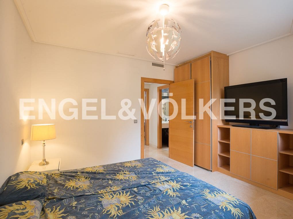 4 Zimmer Villa zu verkaufen in Gilet mit Pool Garage - 790.000 € (Ref: 8239283)