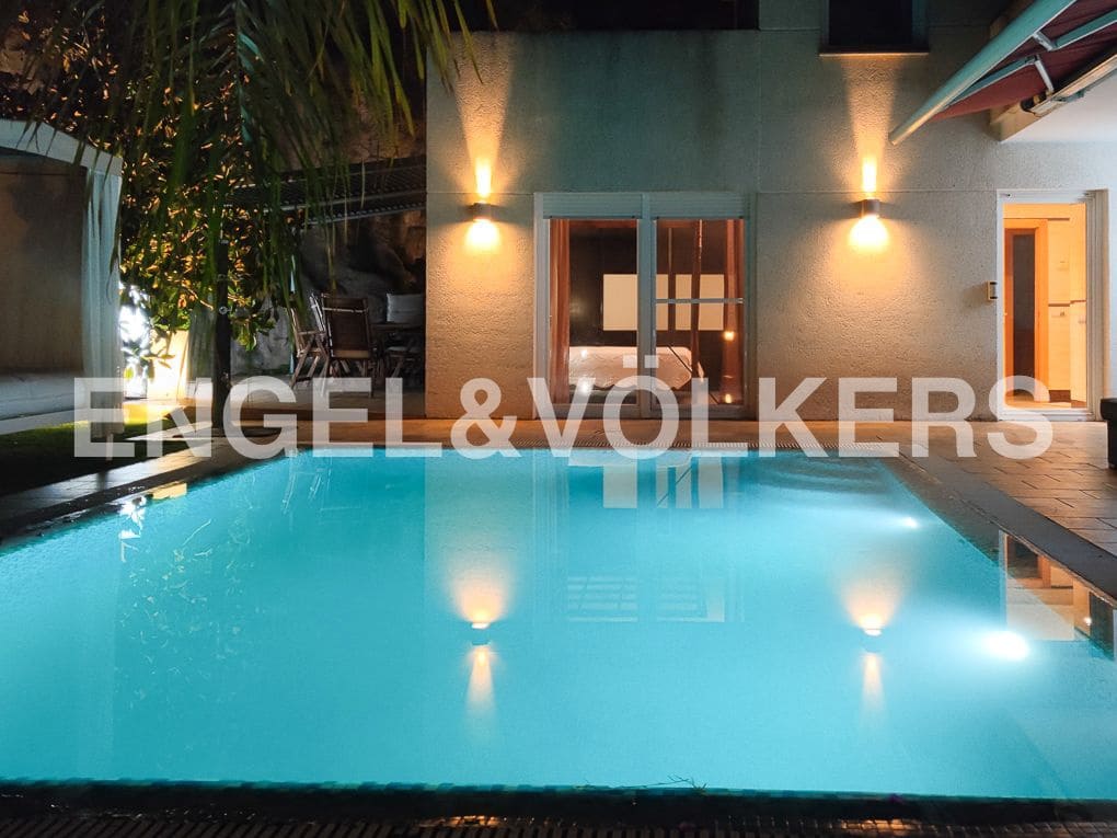4 Zimmer Villa zu verkaufen in Gilet mit Pool Garage - 790.000 € (Ref: 8239283)