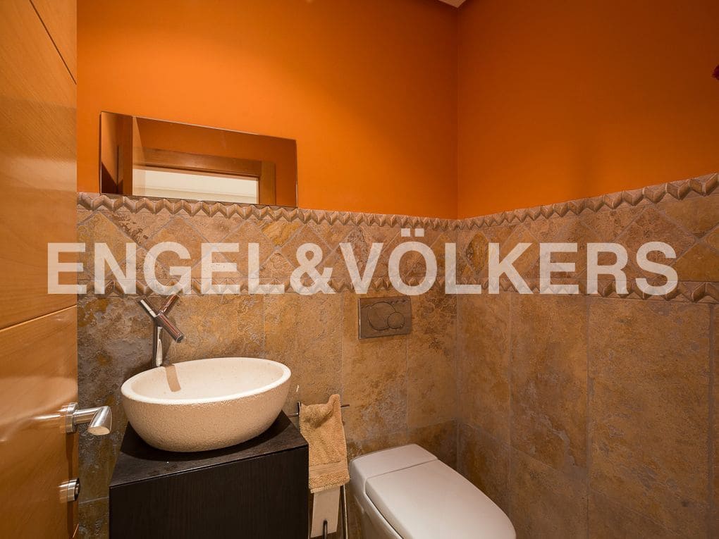 4 Zimmer Villa zu verkaufen in Gilet mit Pool Garage - 790.000 € (Ref: 8239283)