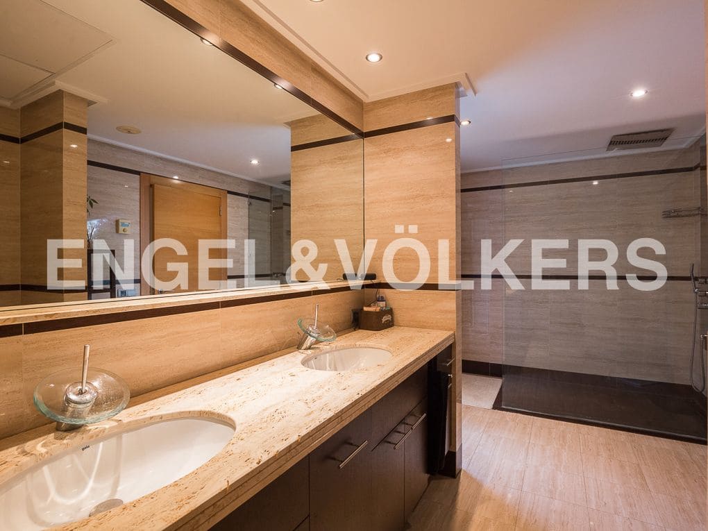 4 Zimmer Villa zu verkaufen in Gilet mit Pool Garage - 790.000 € (Ref: 8239283)