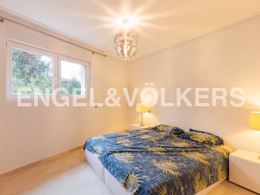 4 Zimmer Villa zu verkaufen in Gilet mit Pool Garage - 790.000 € (Ref: 8239283)