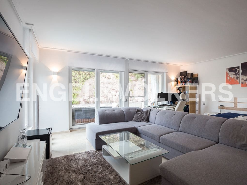 4 Zimmer Villa zu verkaufen in Gilet mit Pool Garage - 790.000 € (Ref: 8239283)