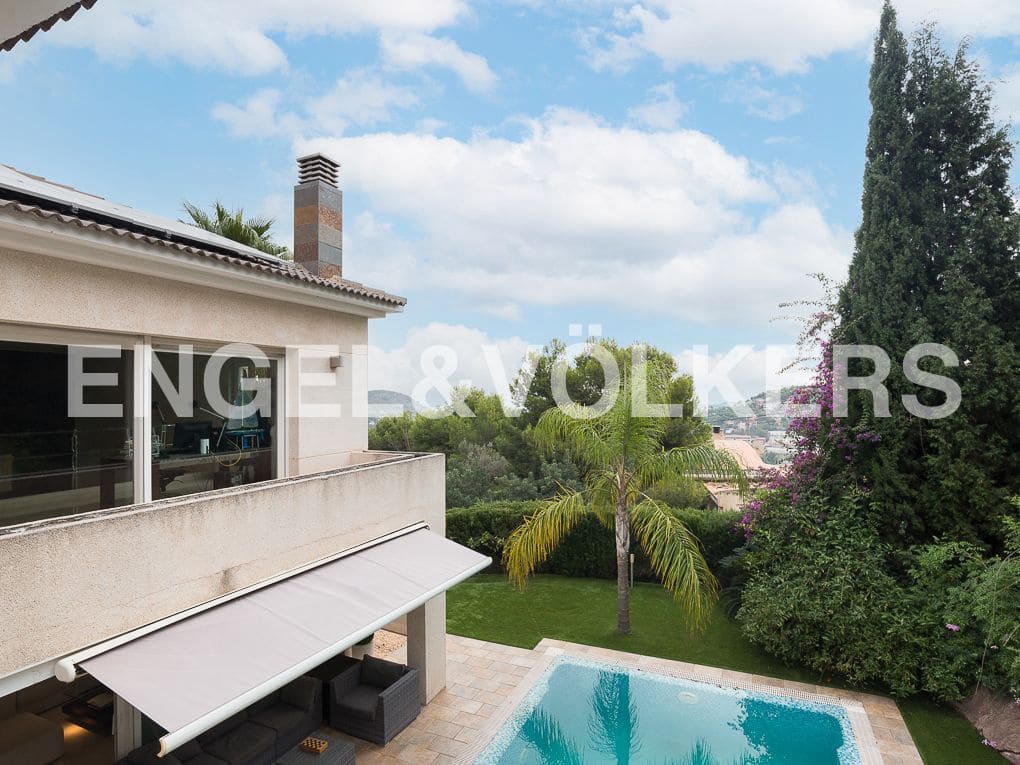 4 Zimmer Villa zu verkaufen in Gilet mit Pool Garage - 790.000 € (Ref: 8239283)